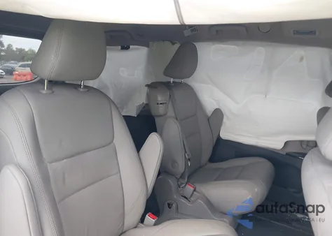 2019 Toyota Sienna Xle 8 Passenger z USA, uszkodzony, nr VIN 5TDYZ3DC8KS983668